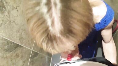 shemale Pauline Engulfing Mikes 10-Pounder in the Club Toilets - 8 image