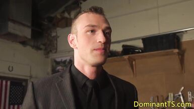 Hunk rims transgender hotties booty in advance of analsex - 2 image