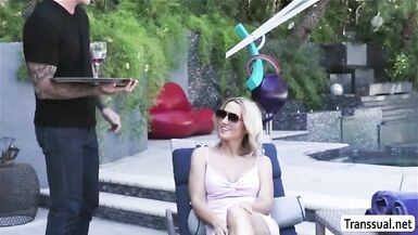 TS Kayleigh likes riding studs bigcock - 1 image