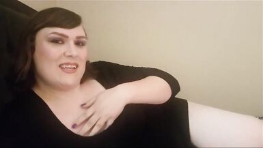 Trans big beautiful woman playing with herself - 2 image