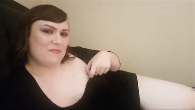 Trans big beautiful woman playing with herself - 3 image