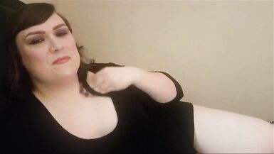 Trans big beautiful woman playing with herself - 4 image