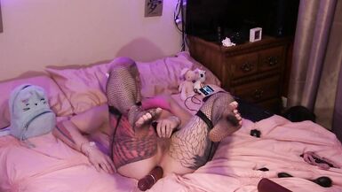 Intersex Tranny Madeline Ebon Anal Orgasms and Cums from Big Toy in her Wazoo - 4 image