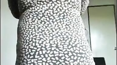 Me encanta mi juguete y vestirme como una perra - 1 image