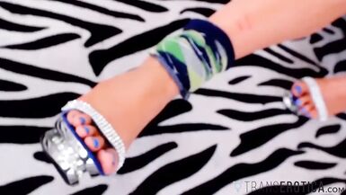 TRANSEROTICA Ladyman Jamie French Plays with Large African Sex Toy - 4 image