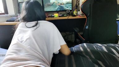 Coaching my Trans GF how to Play Nuketown in COD BLOP2 Zombies