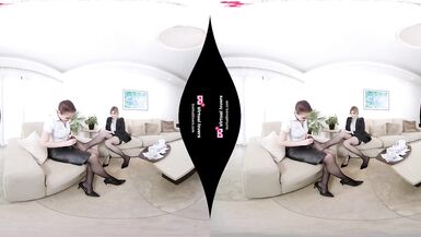 Tranny on Beauty VR Porn - 7 image