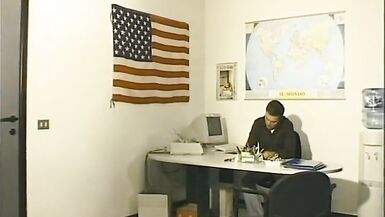 Transsexual fucked by 2 knobs - 1 image