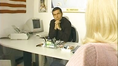 Transsexual fucked by 2 knobs - 2 image