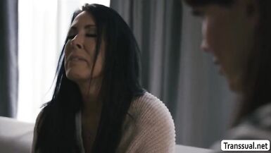 TS Natalie bangs neighbour Reagans wet crack - 6 image