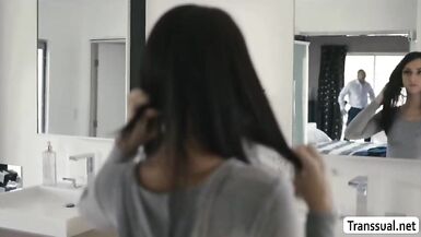 TS Khloe cheats oh her unfaithful spouse