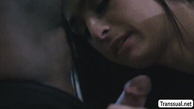 TS Khloe enjoys when her spouse bonks - 3 image