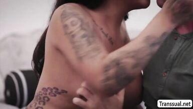 TS Jane gives her ally some blow job - 7 image