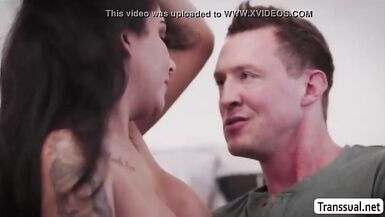 TS Jane gives her ally some blow job - 9 image