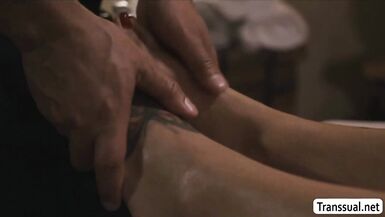 TS Eva let Masseuse enjoys pumping her booty - 6 image