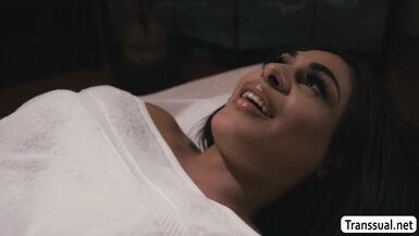 TS Eva let Masseuse enjoys pumping her booty