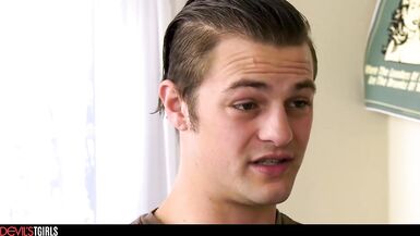 This Chab ventures out to a trans club and brings a beautiful trans gal, Eva Maxim, back to his dorm room. - 1 image