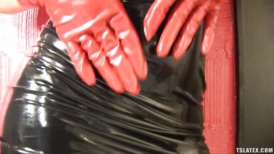 Alicia Ferrari Latex