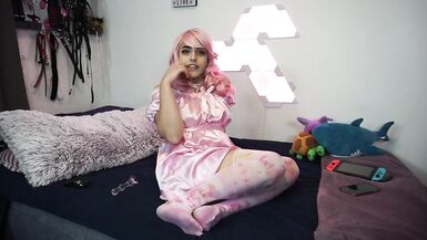 Pink Sissy Jade Sucks and Copulates Machine - 1 image