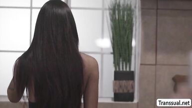 TS Khloe enjoys engulfing Stepbros bigcock - 8 image