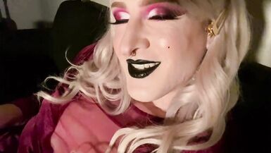 Vampy Trans Hottie Annika Jones Seduces u - 6 image