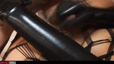 Trans Khloe Hart knows how to please hard weenie in hot fishnet nylons - 14 image