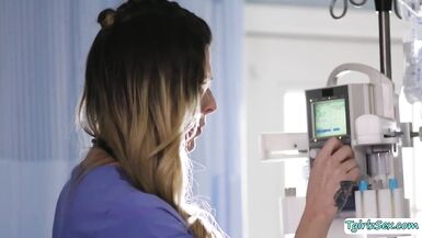 Casey Kisses and Lance Hart - 1 image