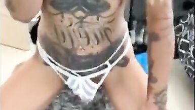 teenager tgirls work on the cars, outside motels for money - 7 image