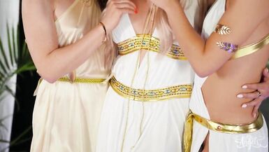 Tranny 3 some - 1 image