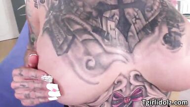 Shemales Britney and Chelsea fucks each other ass for pleasure - 2 image