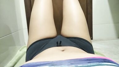 Shemale Cums and Pees :)) - 1 image