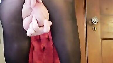 Big Dick Tgirl Rose Marie Cums all over herself - 4 image