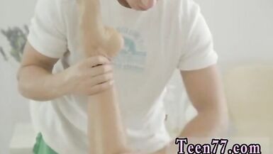 Teen tranny cumming Massage finishes up in - 4 image