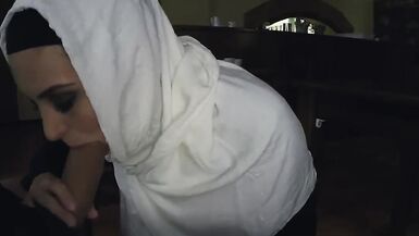 Amateur student party hot tranny swallows - 7 image