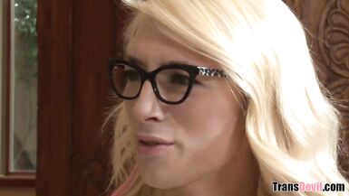 My babysitter is a transsexual? - Wolf Hudson, Holly Parker - 4 image