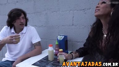 Travesti gostosa e pirocuda me pegou por tras no banheiro - 3 image