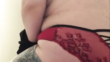 Chubby Transman sub Fucks himself - 2 image