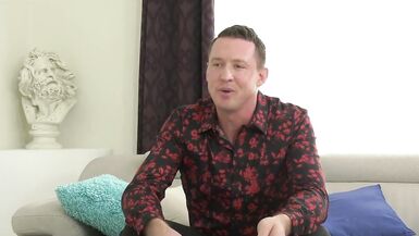 Eva Maxim sexy shemale babysitter - 2 image