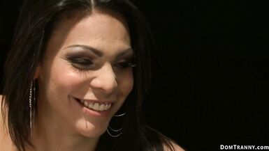 Shemale sucks cock through glory hole - 2 image