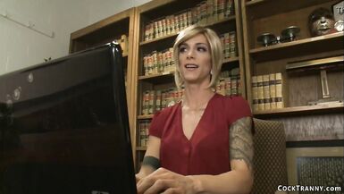 TS dean fucks brunette student - 5 image