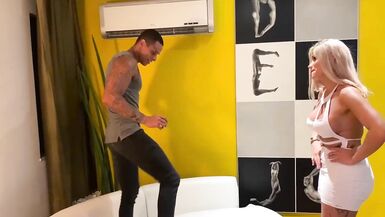 DEI PRO CARA QUE VEIO CONSERTAR O AR E GOZEI SEM ME ENCOSTAR - CONTINUAÇÃO NO RED - 5 image