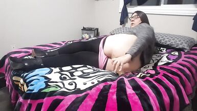 Shemale Fucks her Big Ass to Mouth and Gets Creampied