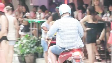 prostitute PATTAYA STREET LADY BOY et LADY - 6 image