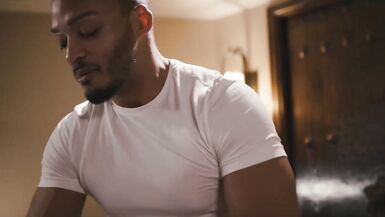 Big Cock Shemale Fucks Guy - 4 image