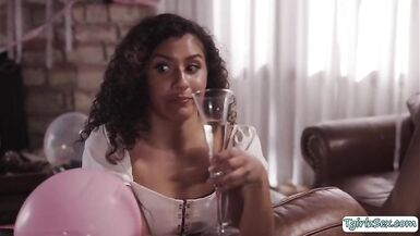 Latina Ts analed her Ts stepsister