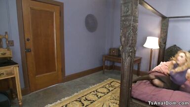 Busty blonde Ts anal fucks tied up man - 2 image