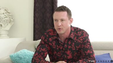 Young trans babysitter gets assrimmed during job interview - 2 image