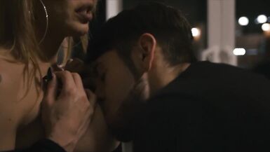 Big Ass Shemale Fucks Guy Mouth - 4 image