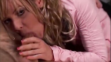 Shemale Danielle Double Fucked - 1 image