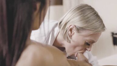 Khloe Kay big cock tranny fucks girl - 4 image